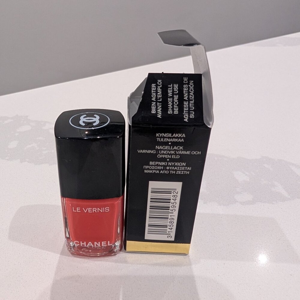 Chanel Le Vernis - Turban